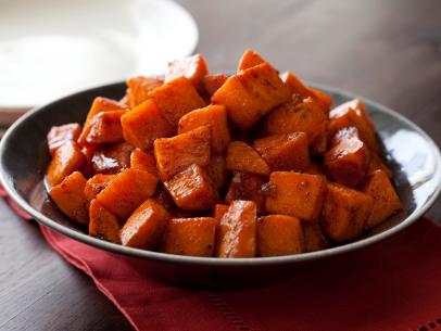 cc-armendariz_roasted-sweet-potatoes-with-honey-cinnamon-recipe-02_s4x3-jpg-rend-sni12col-landscape